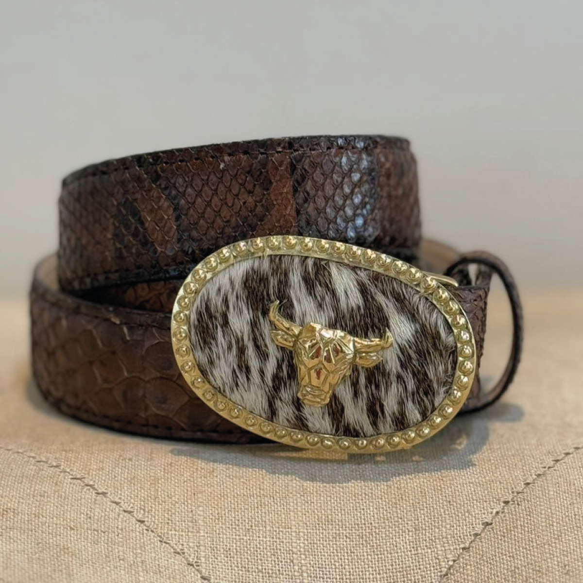 Cinturón café pelo vaca